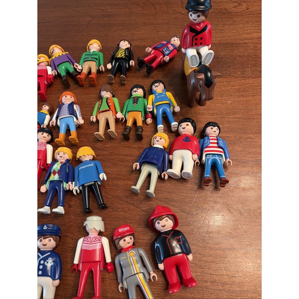 Playmobil Figure Lot Of 26 Assorted Mixed Figures With Accessories Ships Fast!!! - Picture 3 of 3